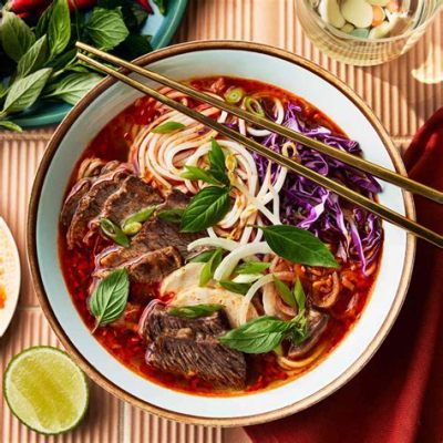  Bún bò Huế – Zupa z mięsem wołowym i aromatycznymi przyprawami, która rozgrzewa duszę i podbija kubki smakowe!